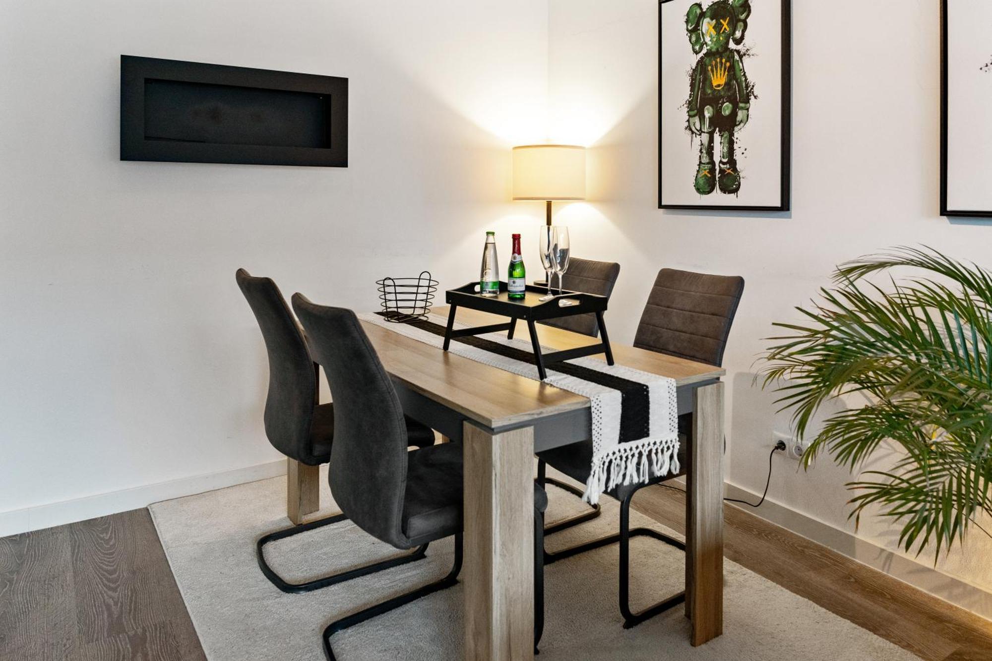 Modern Style Business Suite - Office - Kitchen - Balcony Herzogenaurach Eksteriør billede